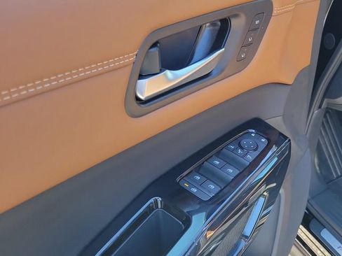 New 2026 Nissan Pathfinder Platinum FWD image 6
