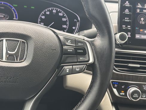 Certified 2018 Honda Accord Touring image 19