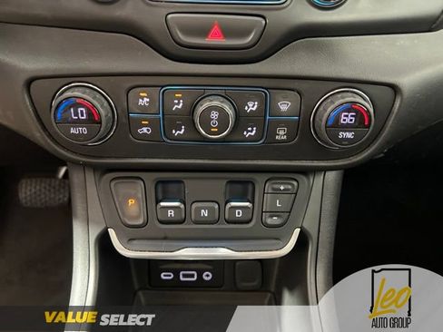 Used 2019 GMC Terrain Denali w/ Advanced Safety Package AWD/4WD image 24