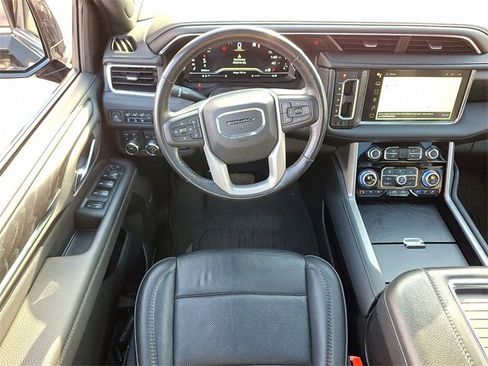 Used 2022 GMC Yukon XL Denali image 13