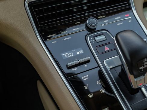 Used 2019 Porsche Panamera 4 AWD/4WD image 30