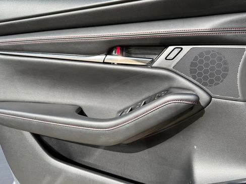 Used 2024 MAZDA MAZDA3 s image 27