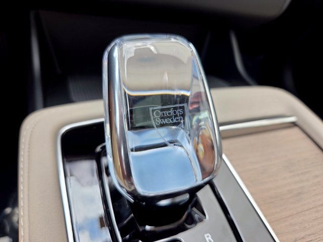 New 2026 Volvo XC90 T8 Plus w/ Protection Package Premier AWD/4WD image 29