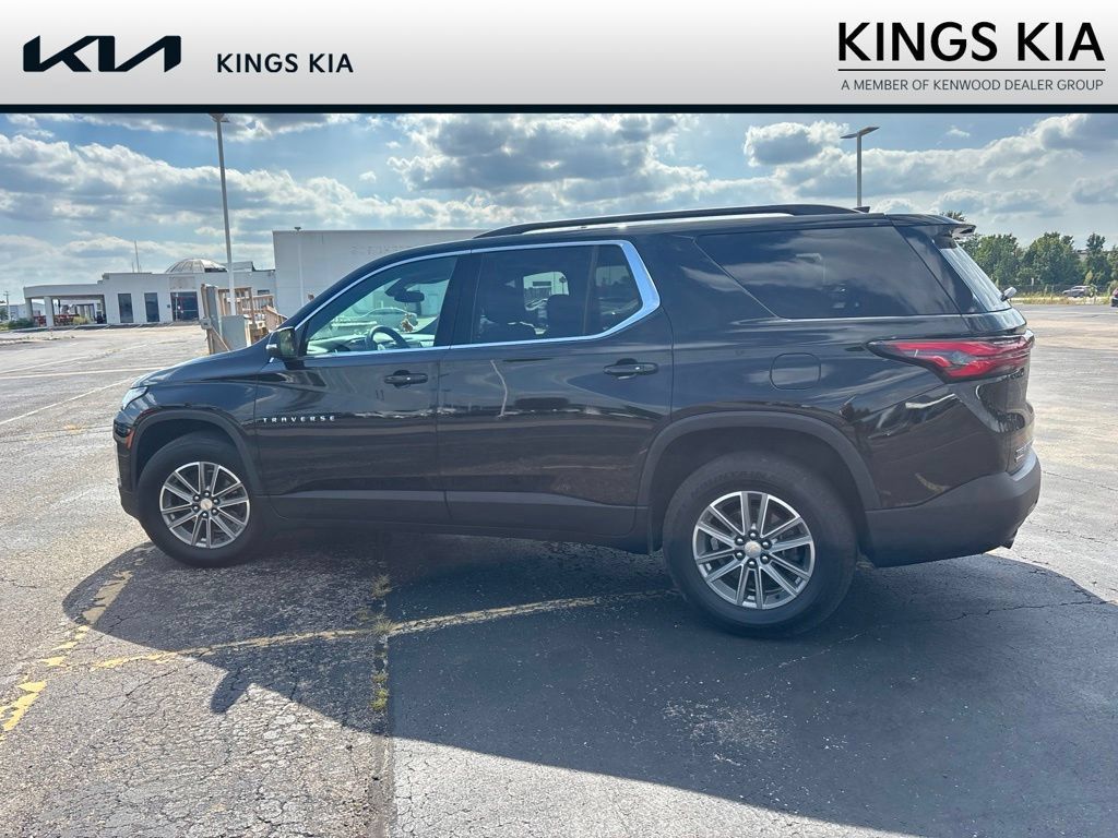 Used 2024 Chevrolet Traverse LT AWD/4WD image 9