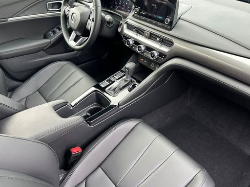 New 2025 Acura Integra image 12