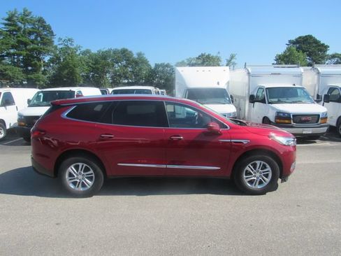 Used 2020 Buick Enclave Essence w/ Sound and Sites Package AWD/4WD image 3