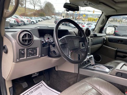 Used 2003 HUMMER H2 w/ Preferred Equipment Group image 10