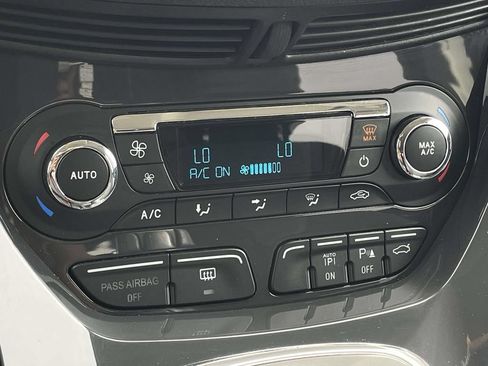 Used 2013 Ford Escape Titanium w/ Parking Technology Pkg AWD/4WD image 20