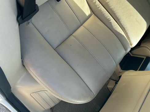 Used 2014 Land Rover LR2 HSE image 12