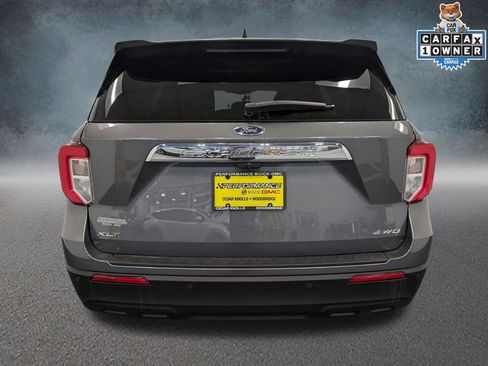 Used 2023 Ford Explorer XLT AWD/4WD image 6