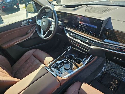 Used 2026 BMW X7 xDrive40i AWD/4WD image 32