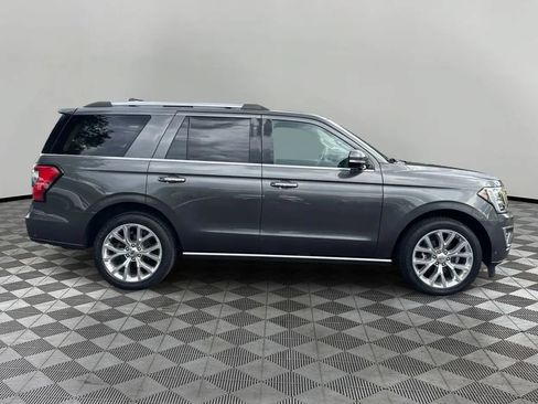 Used 2018 Ford Expedition Limited w/ Equipment Group 302A AWD/4WD image 4