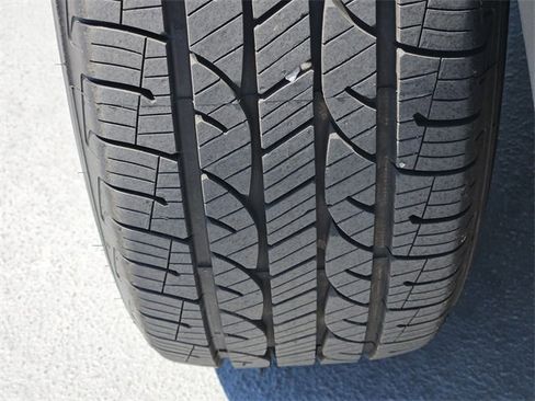 Used 2024 GMC Terrain SLT image 11