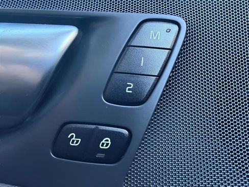 Used 2024 Volvo XC60 B5 Plus image 21