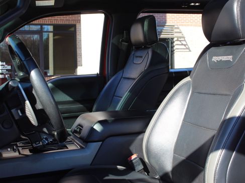 Used 2018 Ford F150 Raptor w/ Equipment Group 802A Luxury image 19