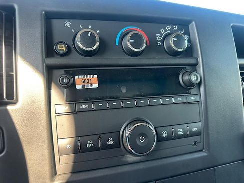 New 2025 Chevrolet Express 2500 Work Van w/ Enhanced Convenience Package image 22