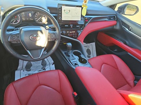 Used 2023 Toyota Camry XSE image 9