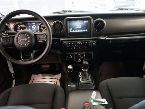 Used 2018 Jeep Wrangler Unlimited Sport S image 39