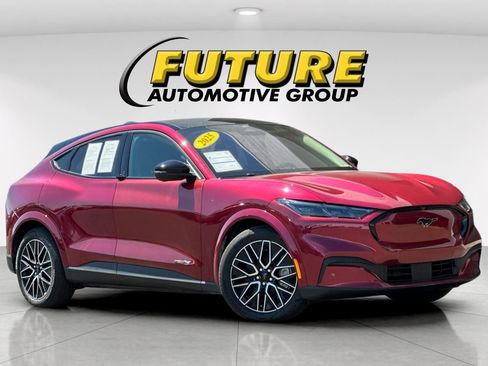 Certified 2025 Ford Mustang Mach-E Premium RWD image 1