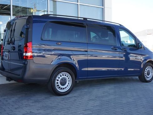 Used 2023 Mercedes-Benz Metris image 3