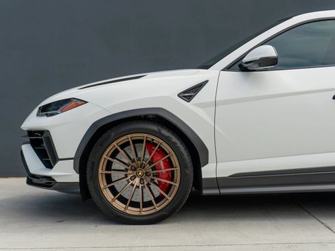 Used 2023 Lamborghini Urus Performante AWD/4WD image 17