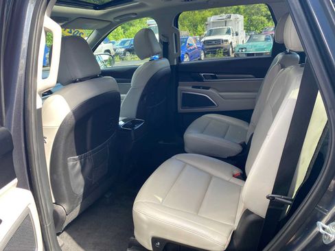 Used 2021 Kia Telluride S FWD image 11