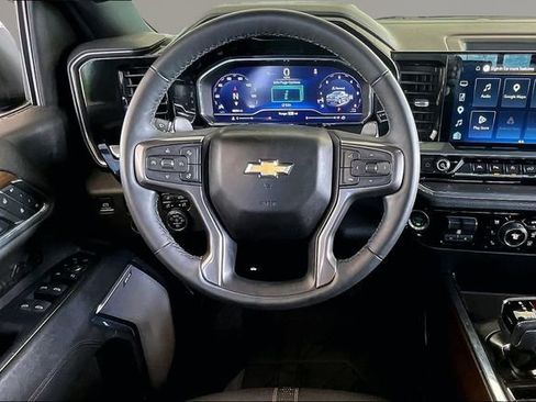 Used 2024 Chevrolet Silverado 1500 High Country w/ High Country Premium Package AWD/4WD image 8