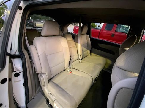 Used 2013 Honda Odyssey EX image 19