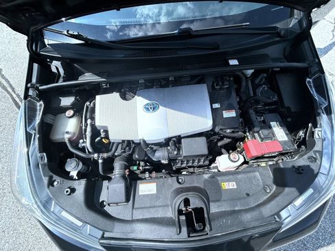 Used 2019 Toyota Prius LE AWD/4WD image 24