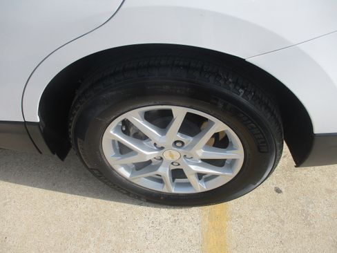 Used 2023 Chevrolet Equinox LT FWD image 6