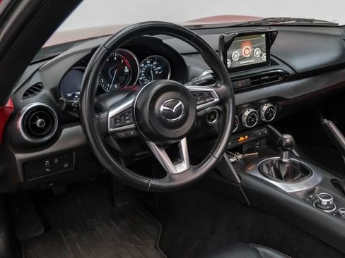 Used 2017 MAZDA MX-5 Miata RF Grand Touring image 3