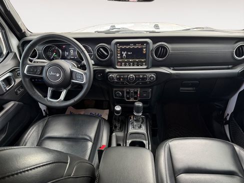 Used 2022 Jeep Wrangler Unlimited Sahara w/ Cold Weather Group image 10