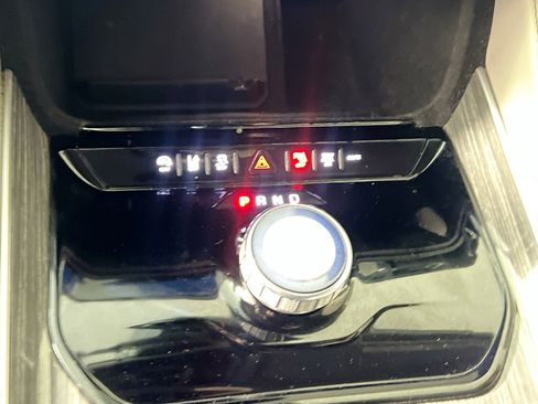 Used 2022 Jeep Wagoneer Series III w/ Flexible Seating Group image 25