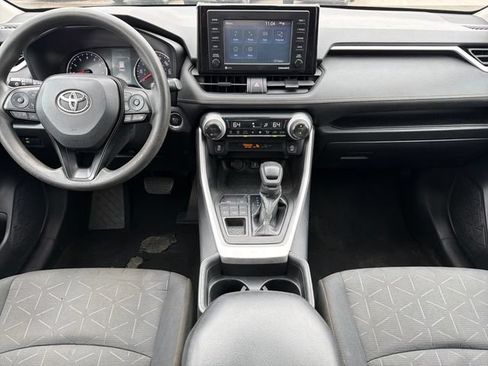 Used 2021 Toyota RAV4 XLE AWD/4WD image 9