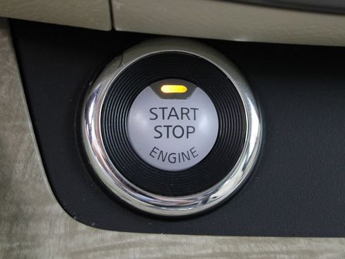 Used 2020 Nissan Murano SV w/ Cargo Package FWD image 12