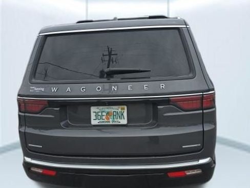 Used 2022 Jeep Wagoneer Series III w/ Premium Group I image 5