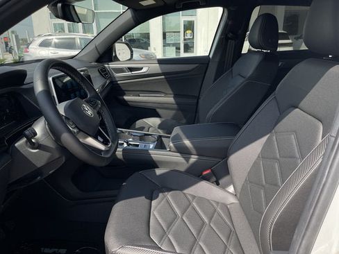 New 2026 Volkswagen Atlas Cross Sport SE FWD image 12