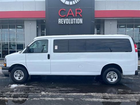 Used 2020 Chevrolet Express 3500 LT w/ LT Preferred Equipment Group image 4