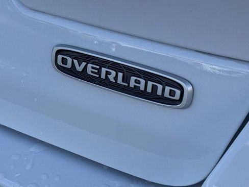Used 2024 Jeep Grand Cherokee Overland w/ Luxury Tech Group IV AWD/4WD image 37