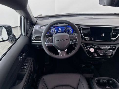 New 2026 Chrysler Voyager LX FWD image 24