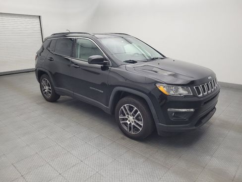 Used 2019 Jeep Compass Latitude FWD image 11