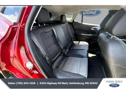 Used 2024 Chevrolet Trax LT FWD image 21