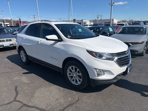 Used 2021 Chevrolet Equinox LT image 1