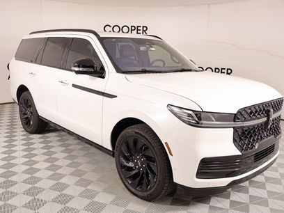 New 2025 Lincoln Navigator Reserve w/ Jet Appearance Package