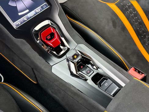 Used 2023 Lamborghini Huracan Tecnica RWD image 22