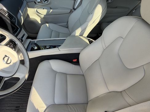 Used 2024 Volvo XC90 B5 Core w/ Climate Package AWD/4WD image 15