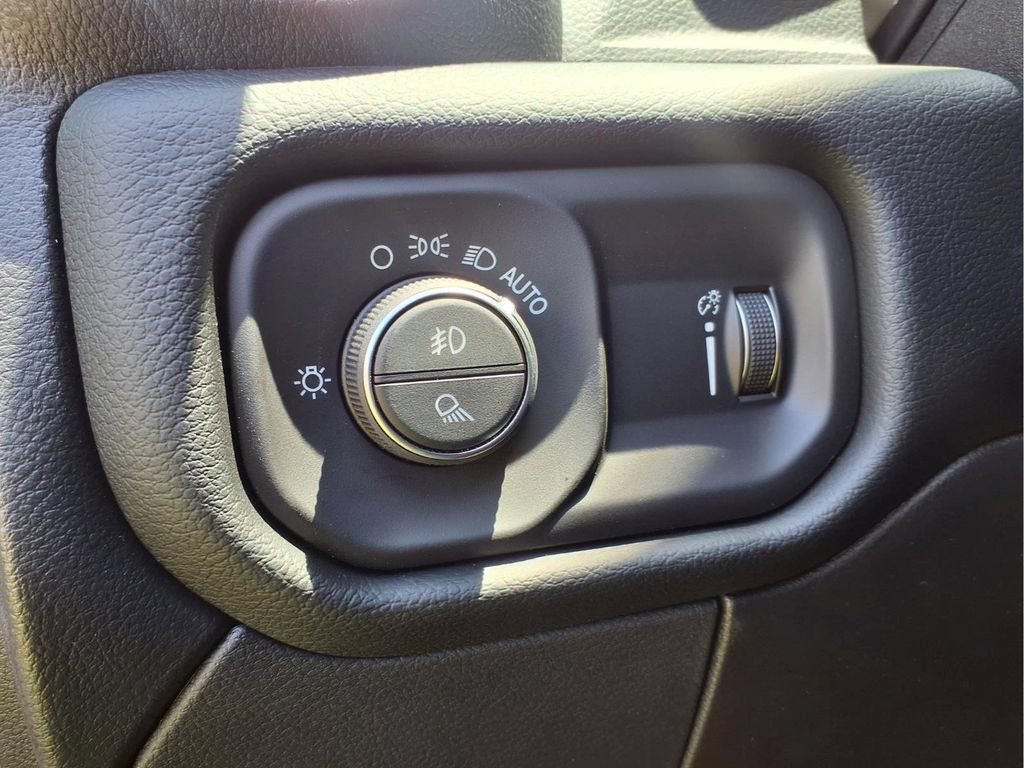 New 2026 RAM 2500 Big Horn AWD/4WD image 18