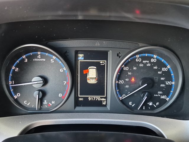 Used 2018 Toyota RAV4 LE w/ Carpet Mat Package FWD image 18