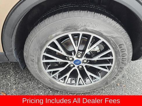 Used 2021 Ford Escape SEL w/ Technology Package FWD image 14