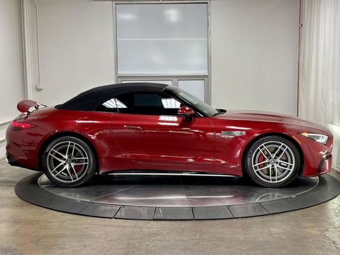 Used 2022 Mercedes-Benz SL 55 AMG 4MATIC w/ Driver Assistance Package image 11